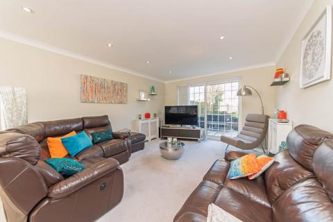 4 bedroom link detached house for sale, Cavendish Crescent, Elstree