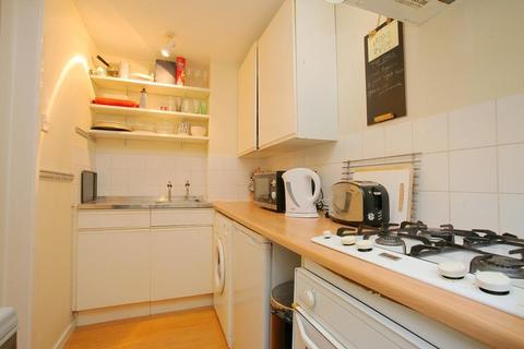 1 bedroom apartment to rent, Ashdown Way, SW17