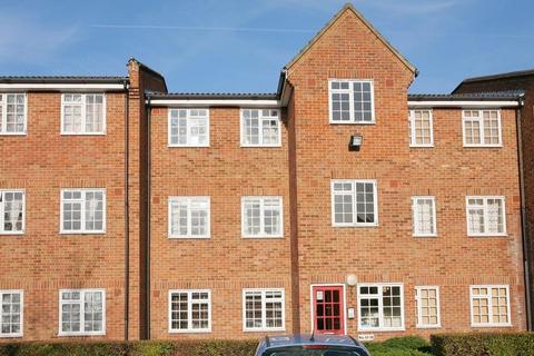 1 bedroom apartment to rent, Ashdown Way, SW17
