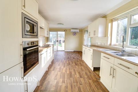 4 bedroom detached bungalow for sale, Station Road, Great Moulton