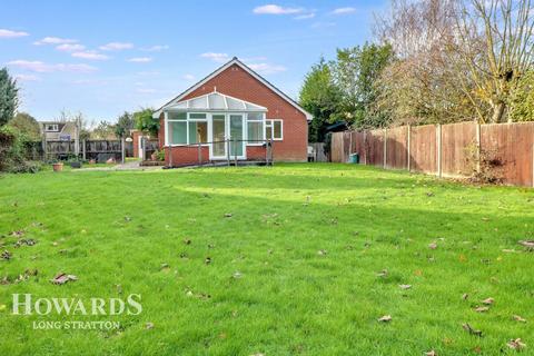 4 bedroom detached bungalow for sale, Station Road, Great Moulton