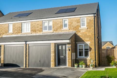 3 bedroom semi-detached house for sale, Cliffe Hill View, Skelmanthorpe, HD8