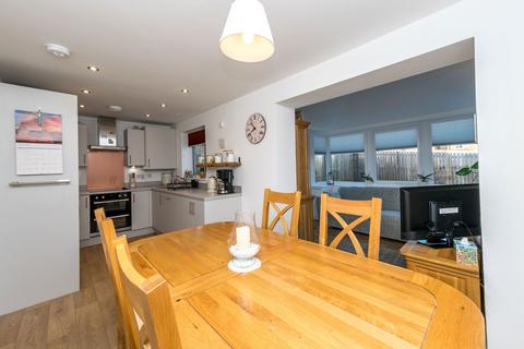 3 bedroom semi-detached house for sale, Cliffe Hill View, Skelmanthorpe, HD8