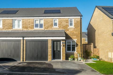 3 bedroom semi-detached house for sale, Cliffe Hill View, Skelmanthorpe, HD8