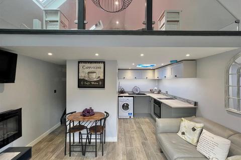 undefined, Plymouth PL9