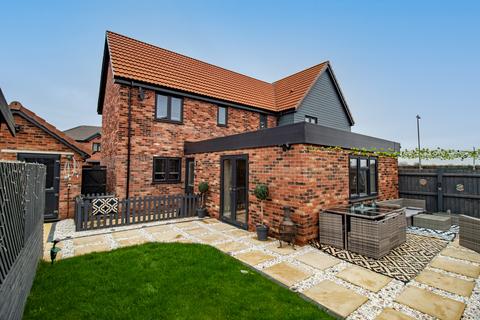 4 bedroom semi-detached house for sale, Small Drove, Weston PE12