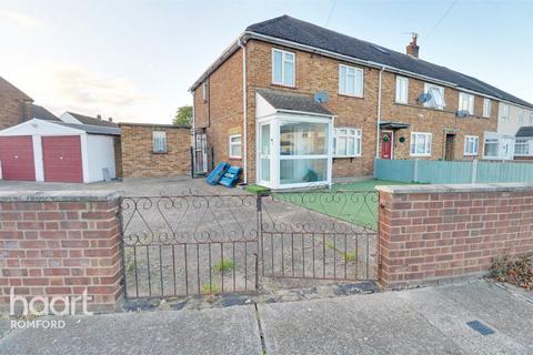 undefined, New Zealand Way, RAINHAM