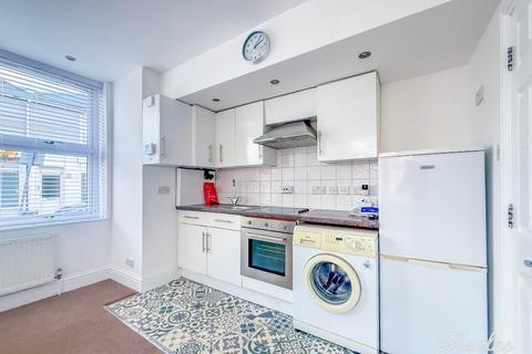 2 bedroom flat to rent, Seabourne Road, Pokesdown, Southbourne
