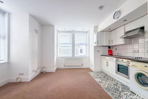 2 bedroom flat to rent, Seabourne Road, Pokesdown, Southbourne
