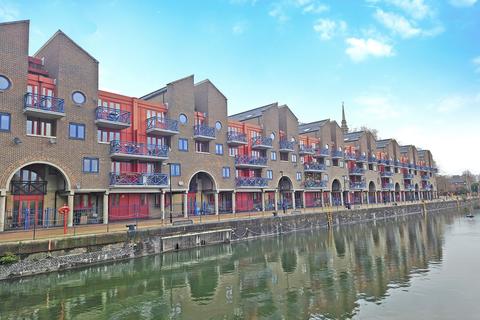undefined, Newlands Quay,  London, E1W