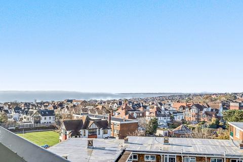 2 bedroom apartment for sale, London Road, Westcliff-on-Sea SS0