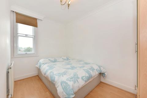 2 bedroom flat to rent, Cambridge Gardens, London, W10