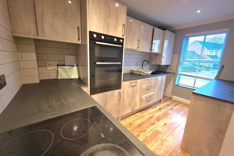 3 bedroom terraced house for sale, Primrose Drive, Warwickshire CV12