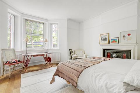 3 bedroom apartment for sale, Beaufort Street, Chelsea, SW3.