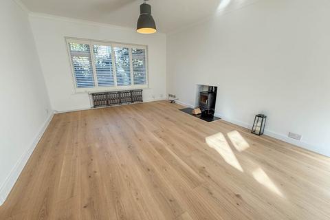 3 bedroom detached house to rent, South Road, Chorleywood