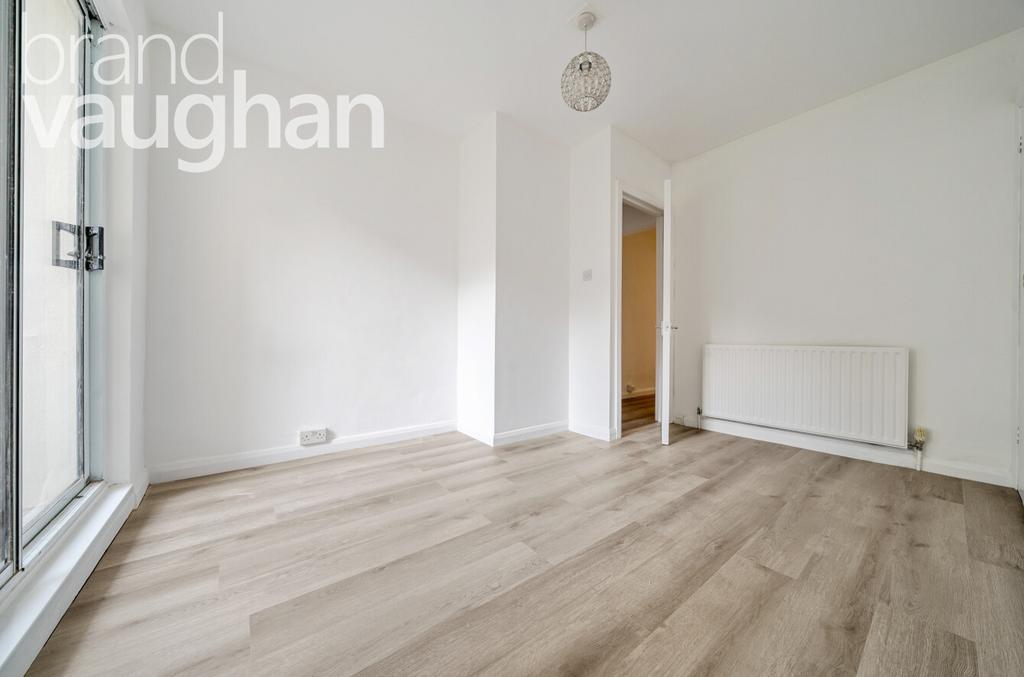 3b93f400-7051-45f...