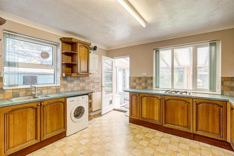 2 bedroom bungalow for sale, Rectory Road, Worthing, West Sussex, BN14