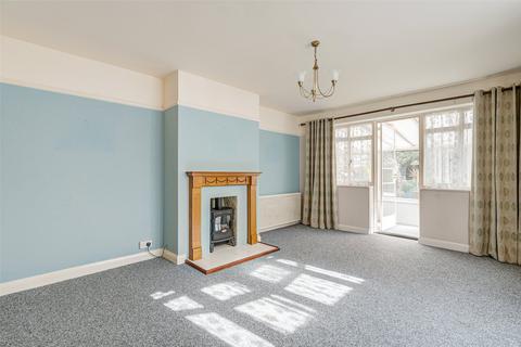 2 bedroom bungalow for sale, Rectory Road, Worthing, West Sussex, BN14