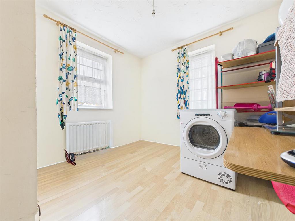 CAM02365 G0-PR0386-STILL015 (1).jpg