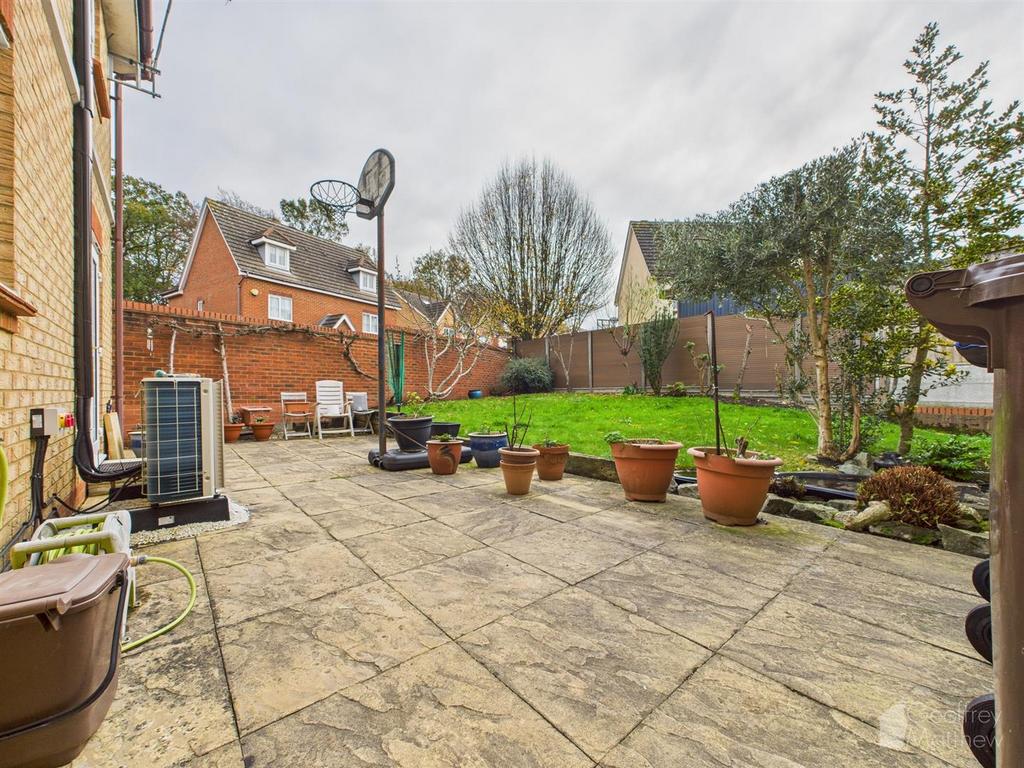 CAM02365 G0-PR0386-STILL021.jpg