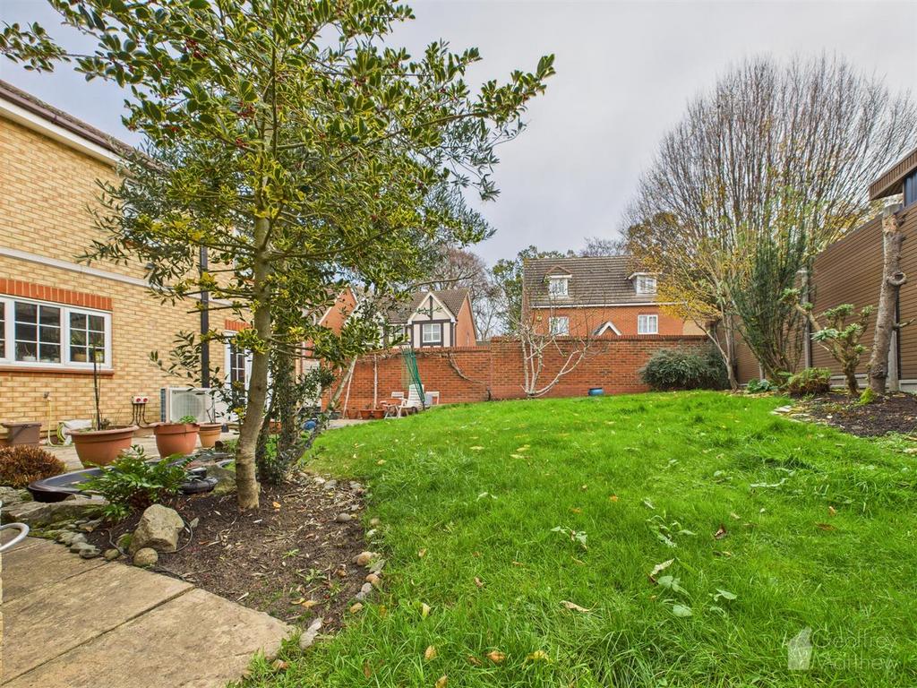 CAM02365 G0-PR0386-STILL023.jpg