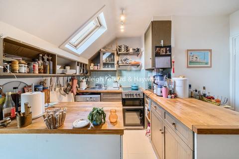 2 bedroom flat for sale, Colney Hatch Lane, London, N10