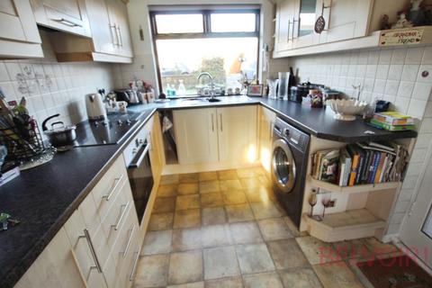 3 bedroom semi-detached house for sale, Ashwood Gardens, Gildersome, LS27