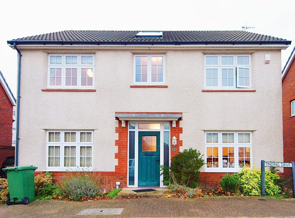 Attractive two-storey detached home with a clas...