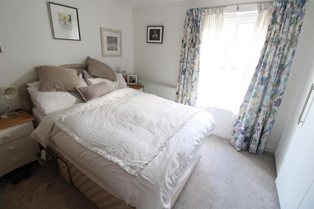 Bed1.JPG