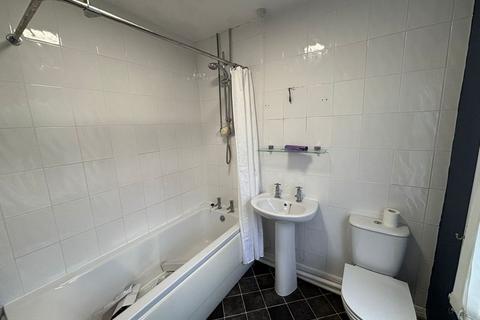 3 bedroom semi-detached house to rent, North Road, Brecon, LD3