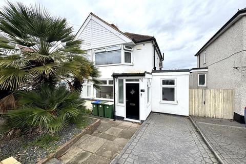 Holmsdale Grove, Bexleyheath DA7