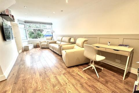undefined, Holmsdale Grove, Bexleyheath DA7