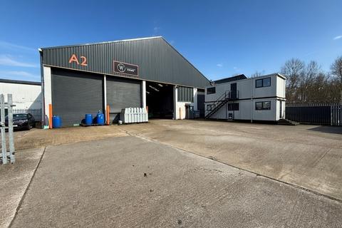 Industrial unit to rent, Tolpits Ln Watford WD18 9QP