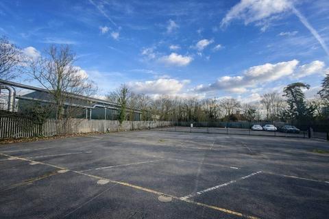 Industrial unit to rent, Tolpits Ln Watford WD18 9QP