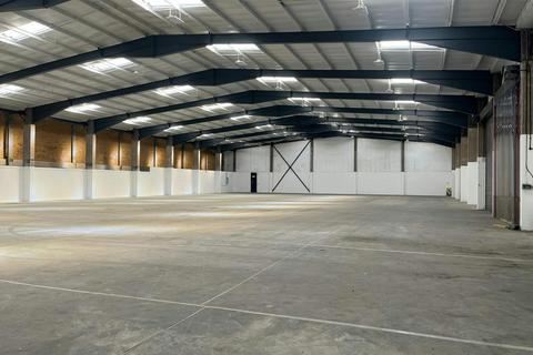 Warehouse to rent, Aldridge Rd Birmingham B42 2TX