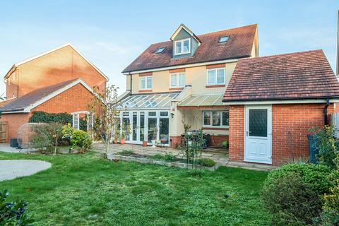 undefined, Hawthorn Crescent, Reading RG5