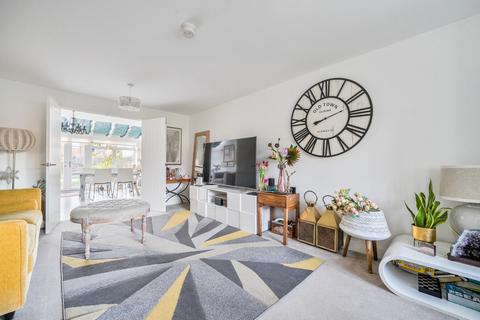 undefined, Hawthorn Crescent, Reading RG5