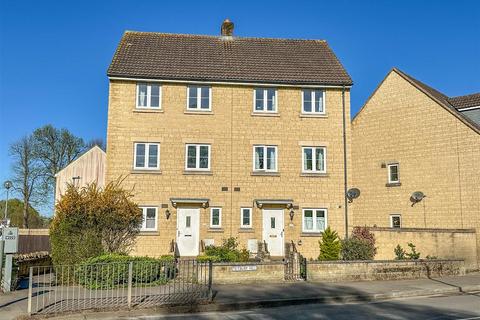 4 bedroom semi-detached house to rent, Tetbury Hill, Malmesbury