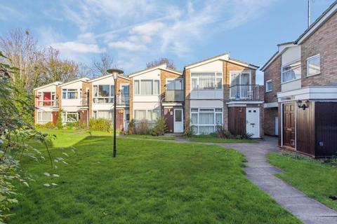 1 bedroom flat for sale, The Larches, Bushey