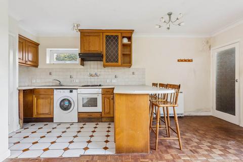 1 bedroom flat for sale, The Larches, Bushey