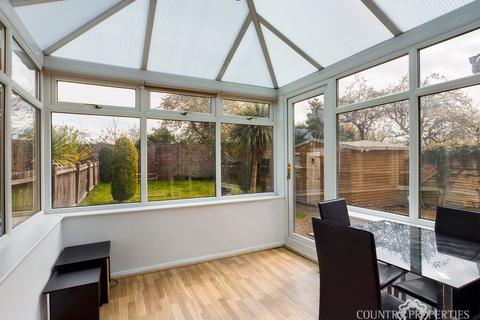 3 bedroom semi-detached house to rent, Maran Avenue, Welwyn, AL6