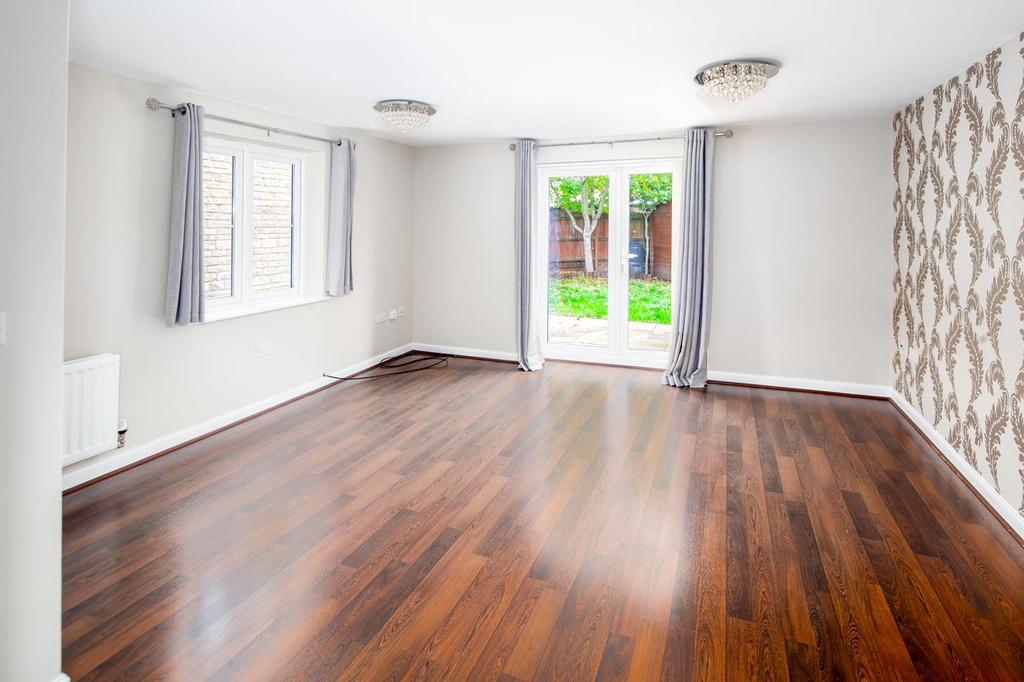 06-living room.jpg