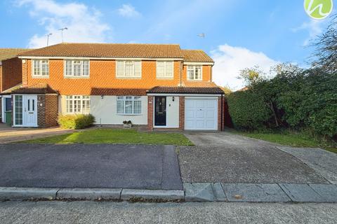 4 bedroom semi-detached house for sale, Champion Close, Stanford-Le-Hope, SS17