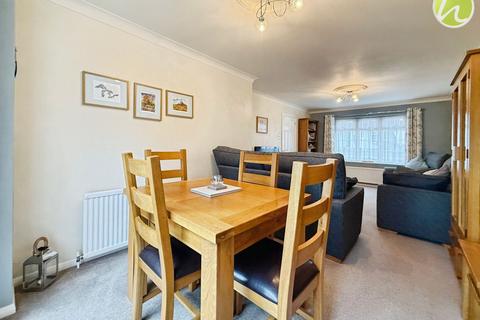4 bedroom semi-detached house for sale, Champion Close, Stanford-Le-Hope, SS17