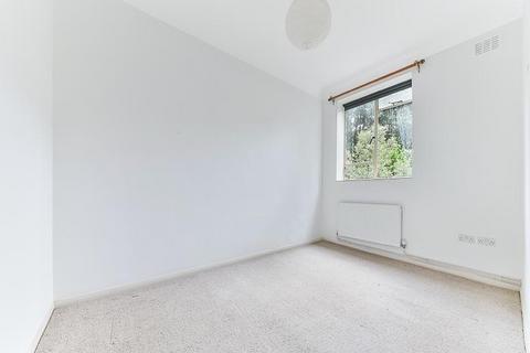 2 bedroom flat to rent, 14 Trinity Church Square, Southwark, London, SE1