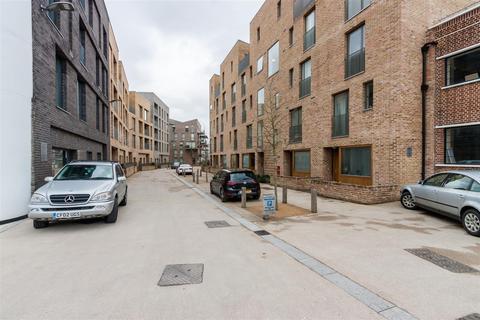 undefined, Arbor House | Narrowboat Avenue | TW8 | London