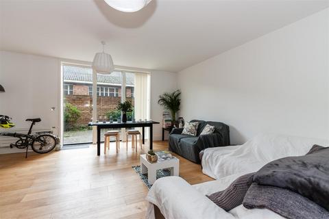 undefined, Arbor House | Narrowboat Avenue | TW8 | London
