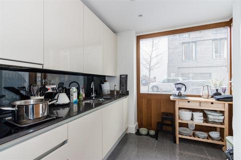 undefined, Arbor House | Narrowboat Avenue | TW8 | London