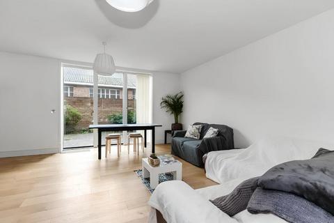 undefined, Arbor House | Narrowboat Avenue | TW8 | London