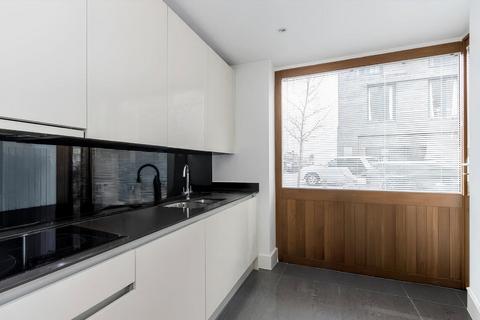 undefined, Arbor House | Narrowboat Avenue | TW8 | London